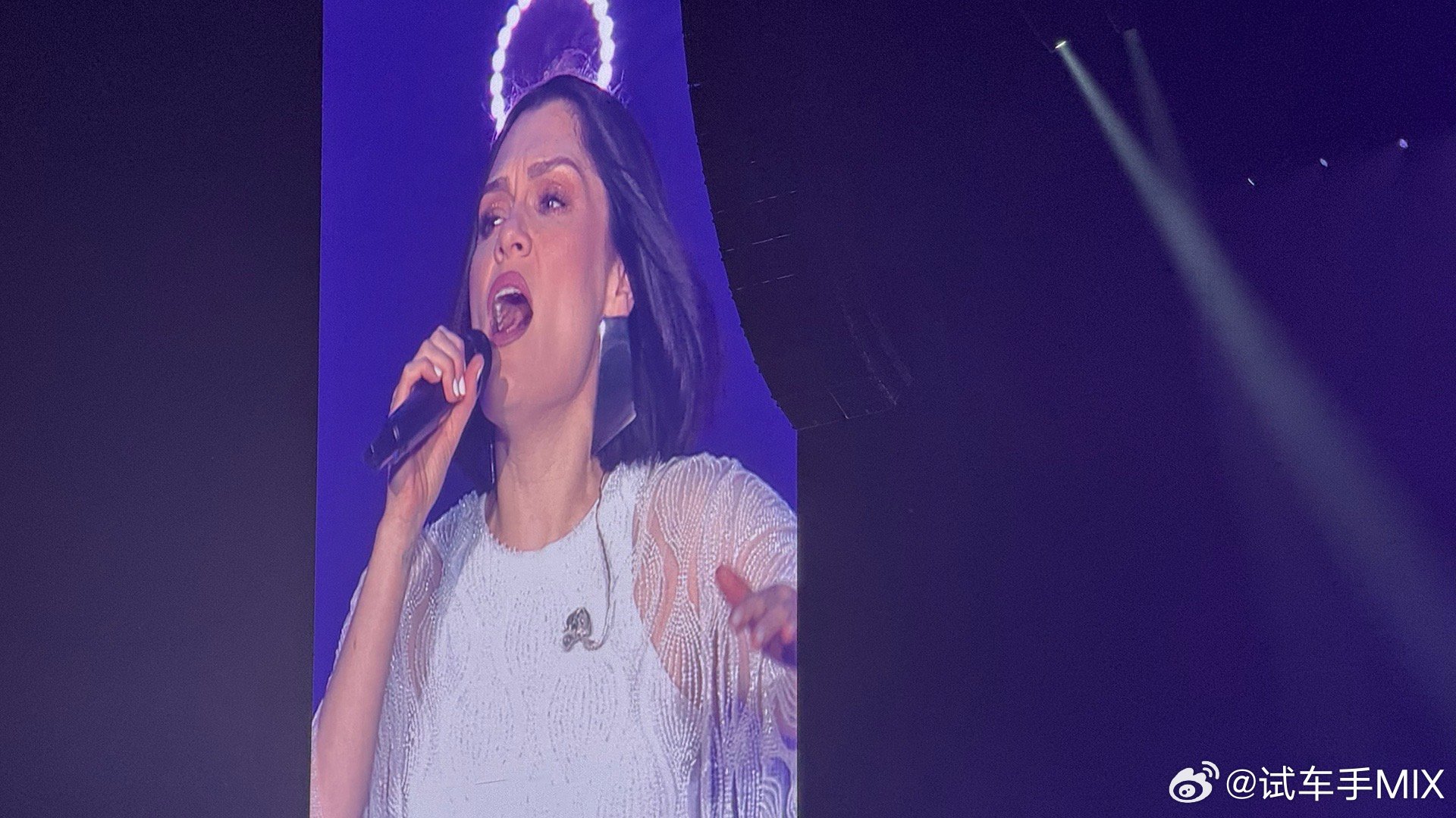 好久没试过两个人开着一台两座车认真地去拍拖❤️而且今晚还学会了——看/听演唱会新