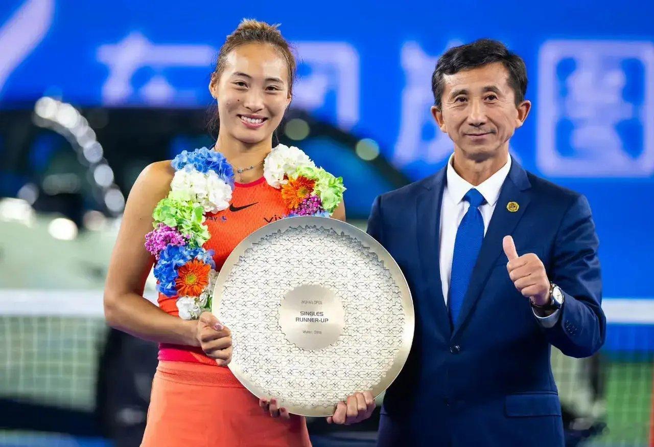 以下是郑钦文2024年较为详细的奖金情况：1. 澳大利亚网球公开赛：在这一每年四