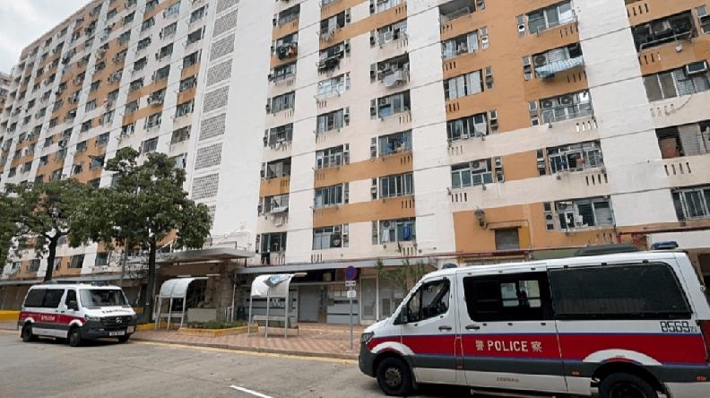 珍惜生命，香港葵涌荔景邨上周五（19日）揭发命案，一名女子趁端午节到其父母住所探