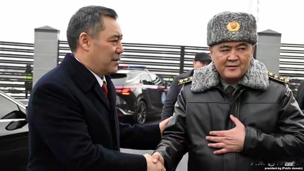 莽夫就是莽夫呀，2012年扎帕罗夫与塔希耶夫因为金矿抗议事件一同入狱，结成生死盟