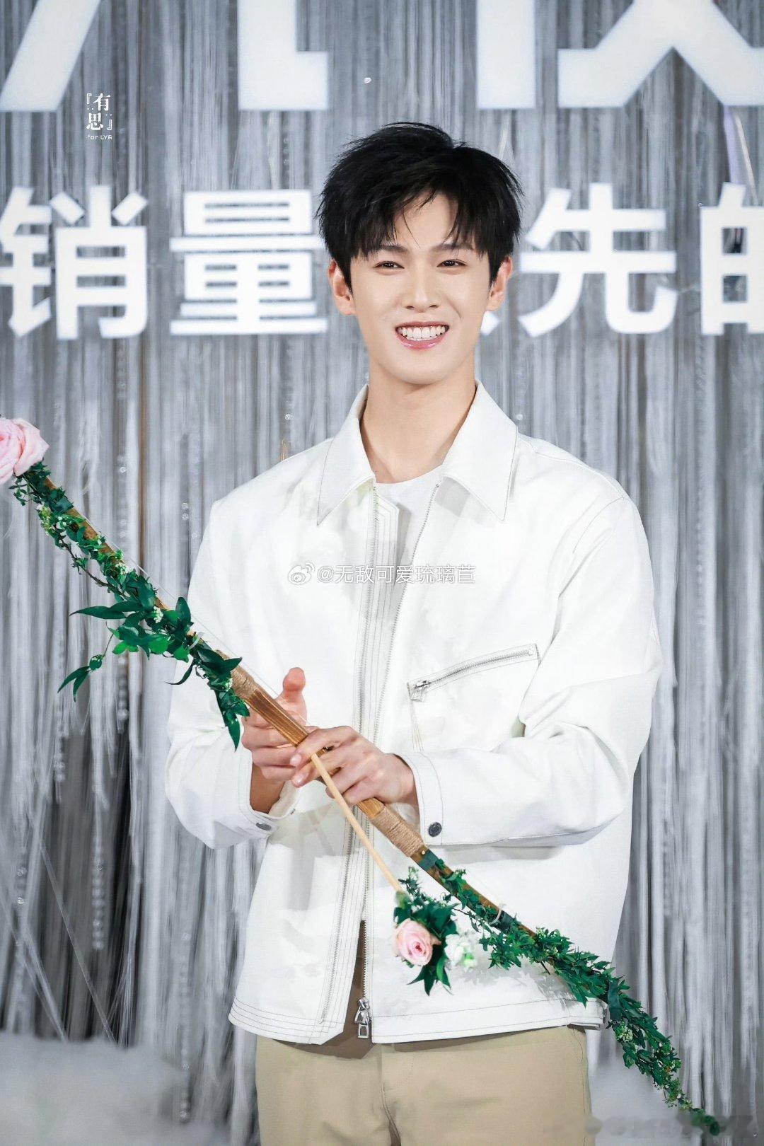 李昀锐情人节丘比特  玫瑰花箭，是谁的爱神 