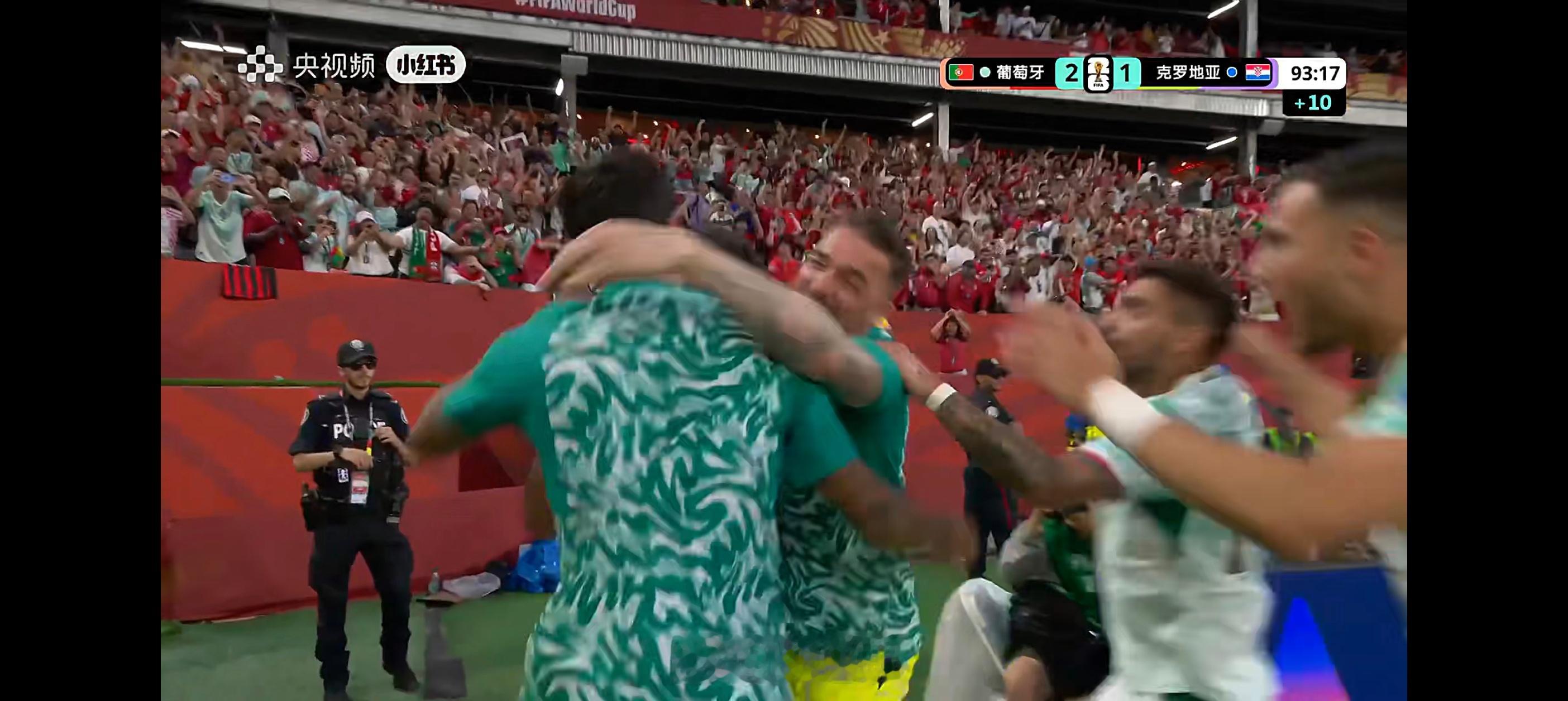 葡萄牙补时阶段头球攻门反超！2-1！ 