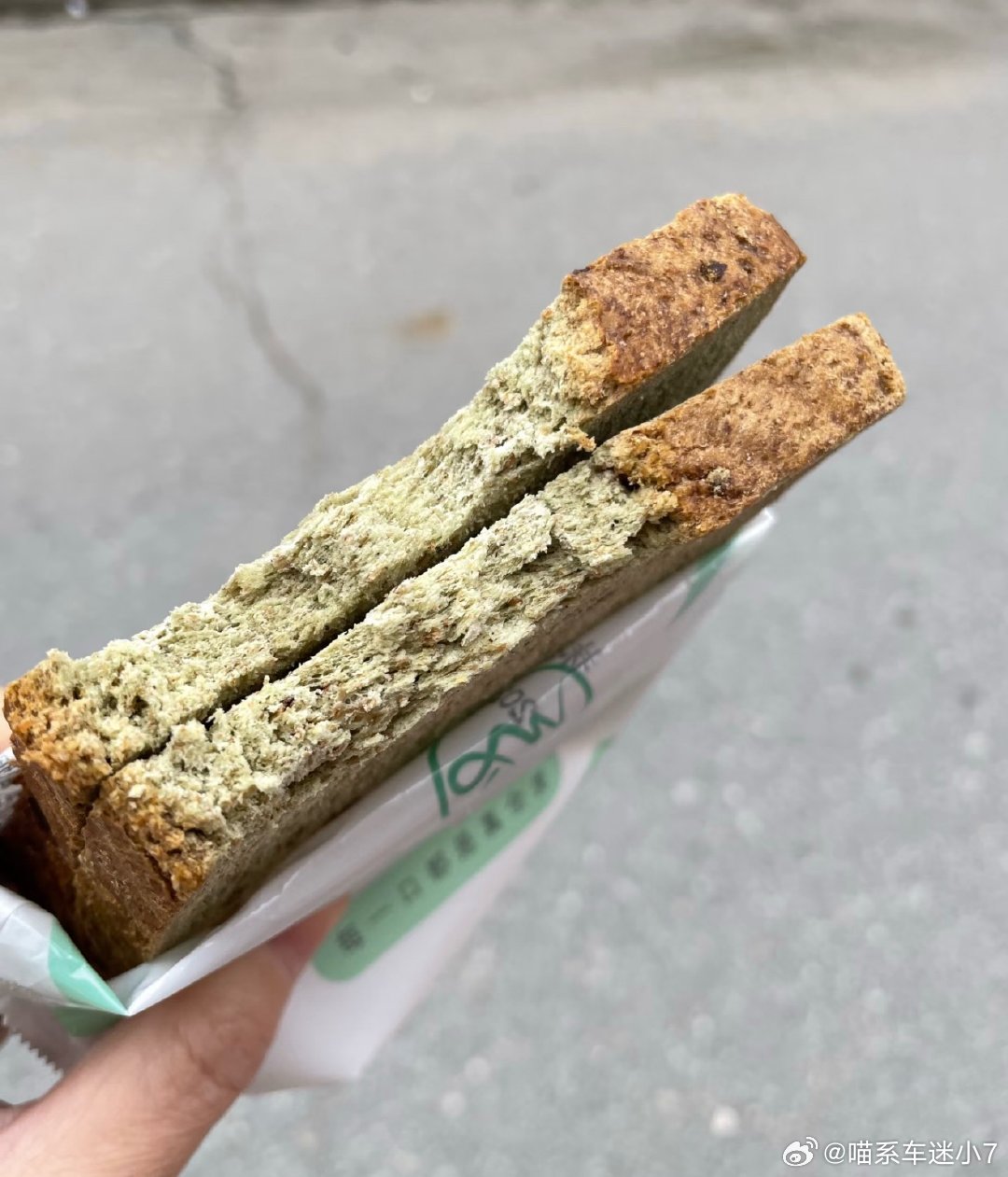 去年减肥那会儿囤了两箱，每天三顿全吃它，就这样过了两个月……我也是笑了……根本没