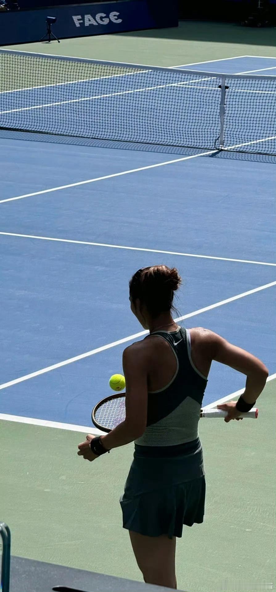 郑钦文发言：“敢于梦想、勇敢地去做梦，只有先做梦才会有目标去实现。对我来说，人生