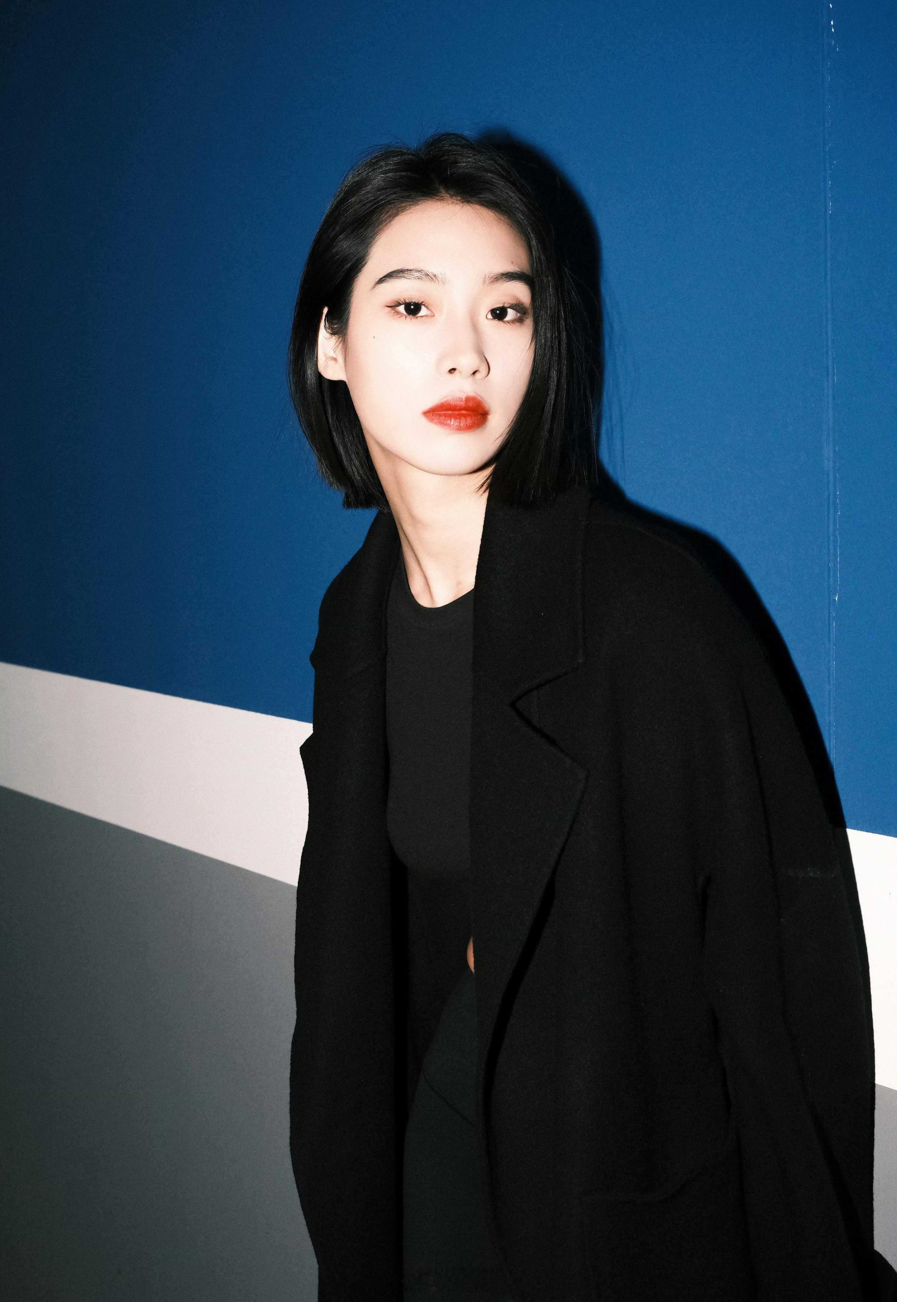 黑色大衣有点拉风 ​​​