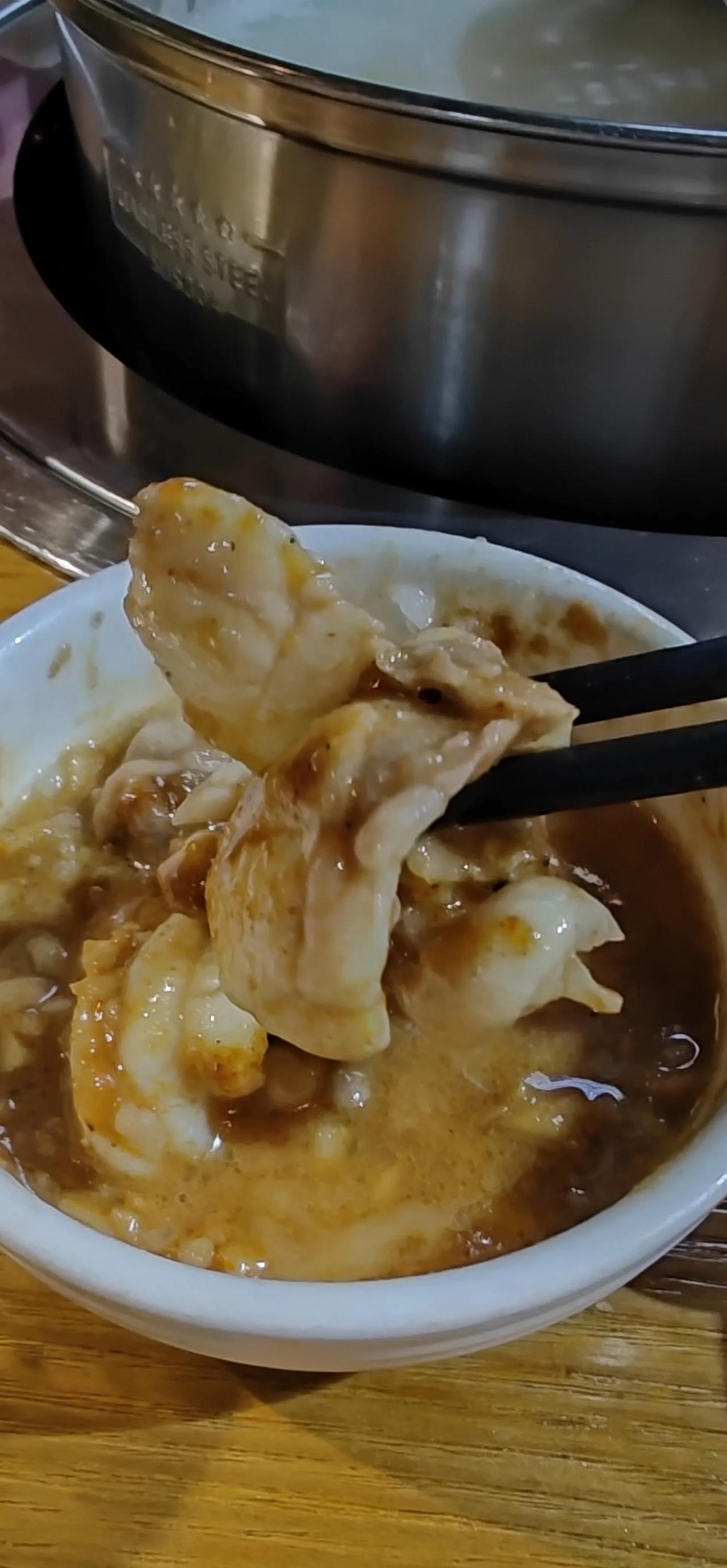 惠州，昨晚两人吃脆肉鲩火锅一百多撑的遛半夜消食，今天中午三人吃东北菜97硬是没吃
