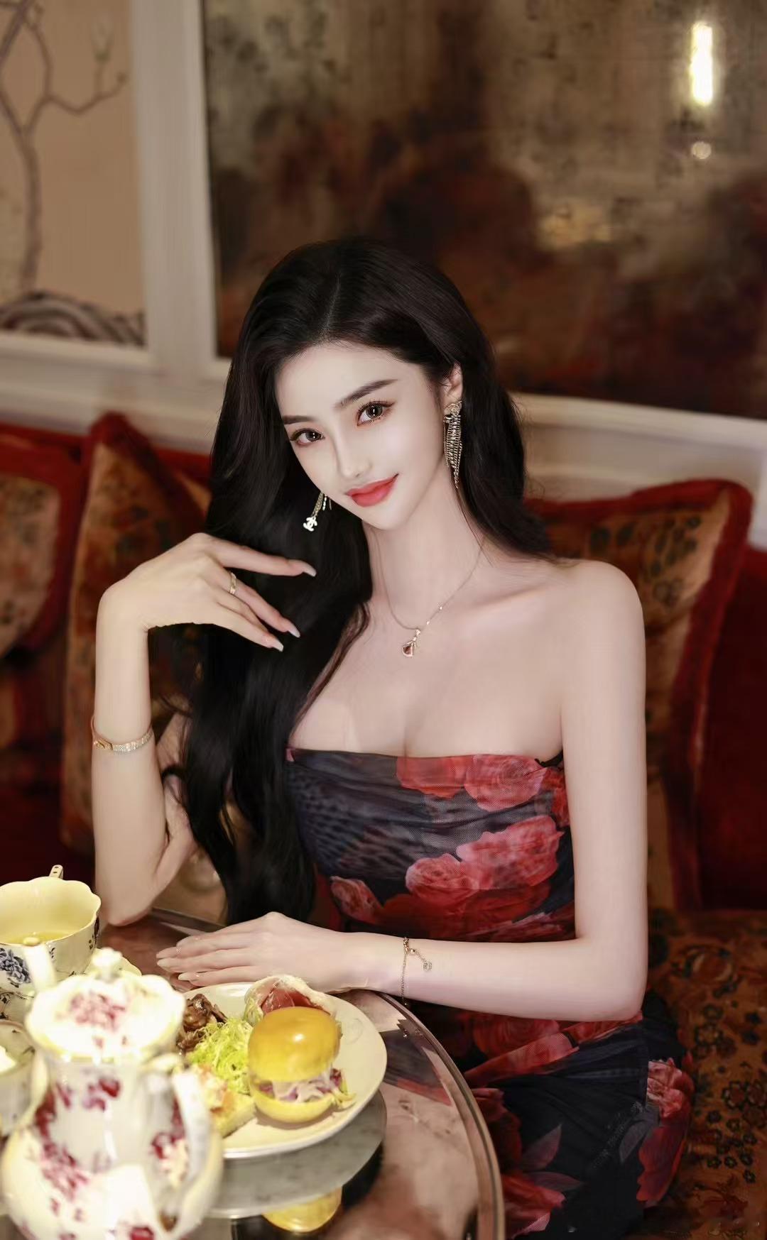PinkHot_戴安娜[超话]  风华正茂的年纪还是先好好爱自己吧 