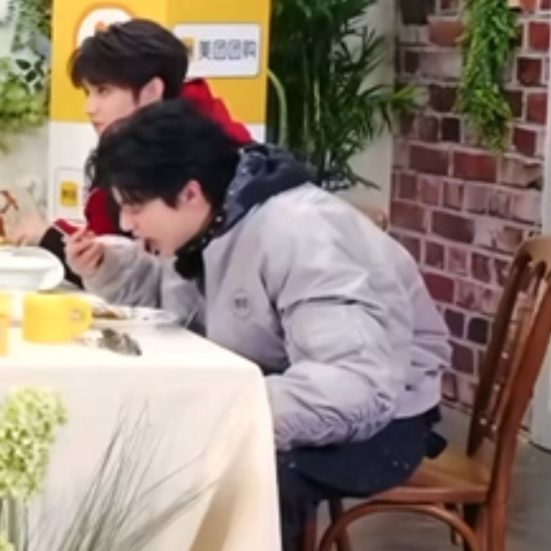 今日坚持跑椭圆机四十分钟第157天✅ 昨天没跑嘿嘿嘿有空补 