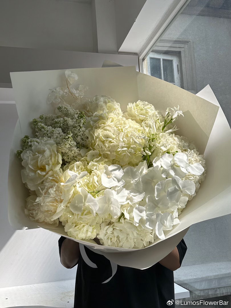 白色系花束分享✨lumos花束系列 ​​​