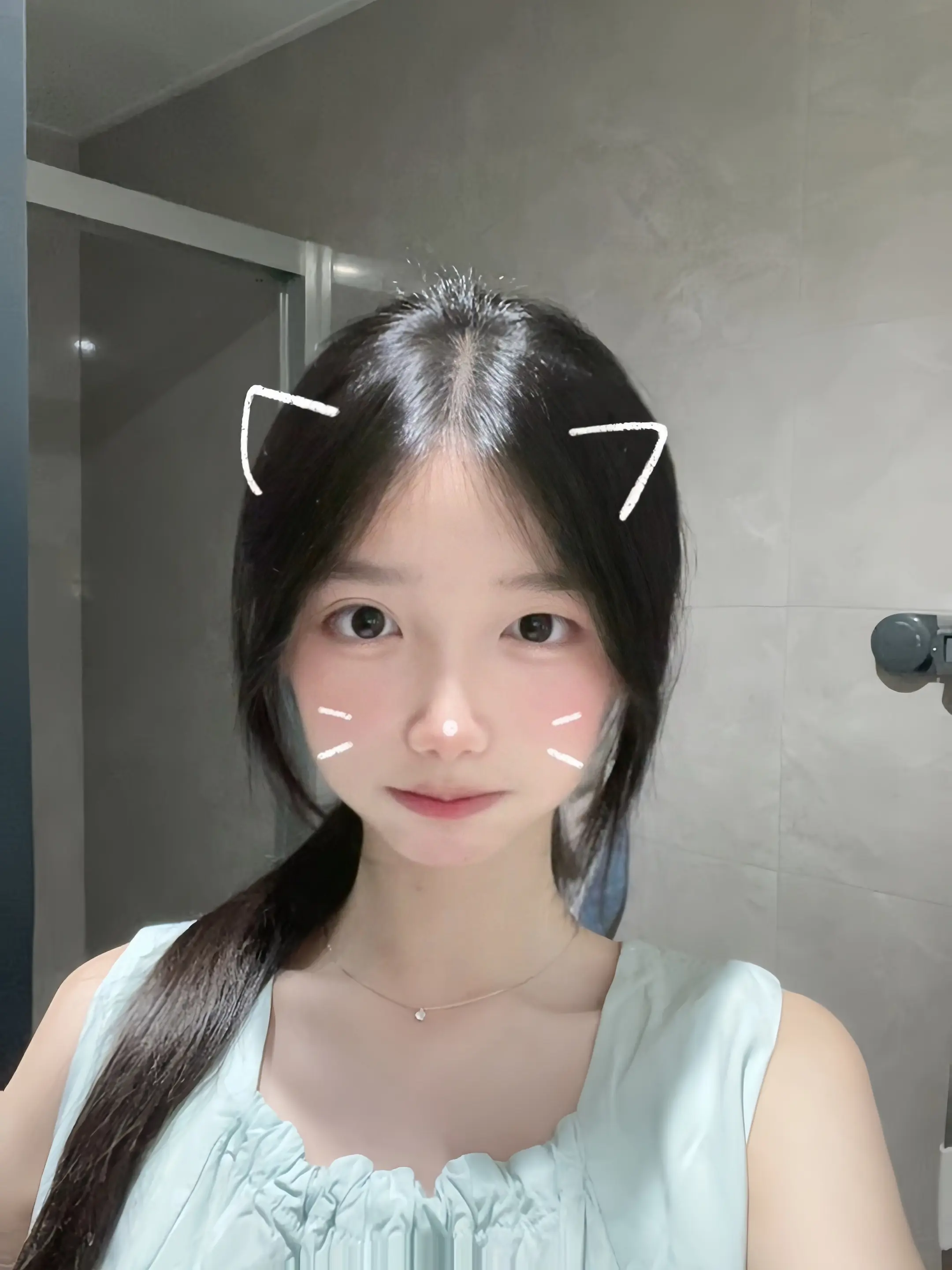 即使有天我征服了全世界 我也只是想亲亲你的脸
