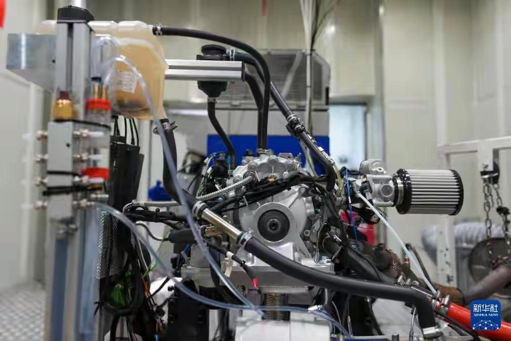 从0到1，西方死死捂了几十年的技术，被中国8个月攻克
铁幕之下，西方曾自信地认为