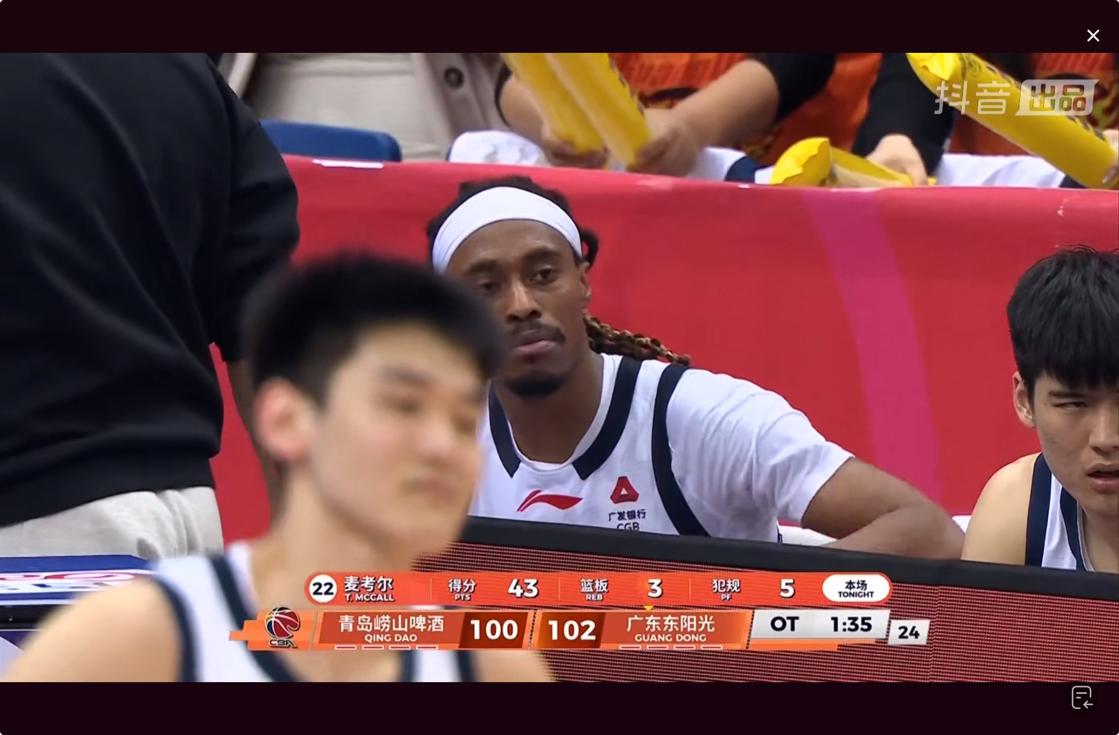 虽然投进了绝平但加时两次进攻犯规把自己打没了… 