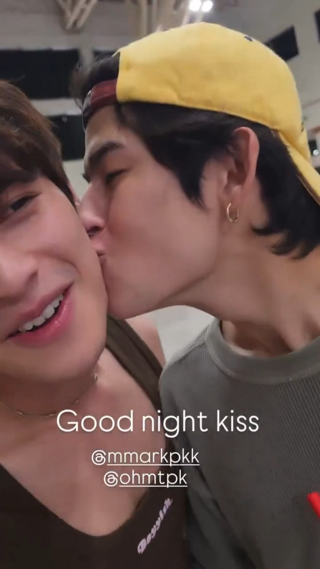 Good Night Kiss😘卧槽马欧！！！！！！！！！！！！！！！！！！！
