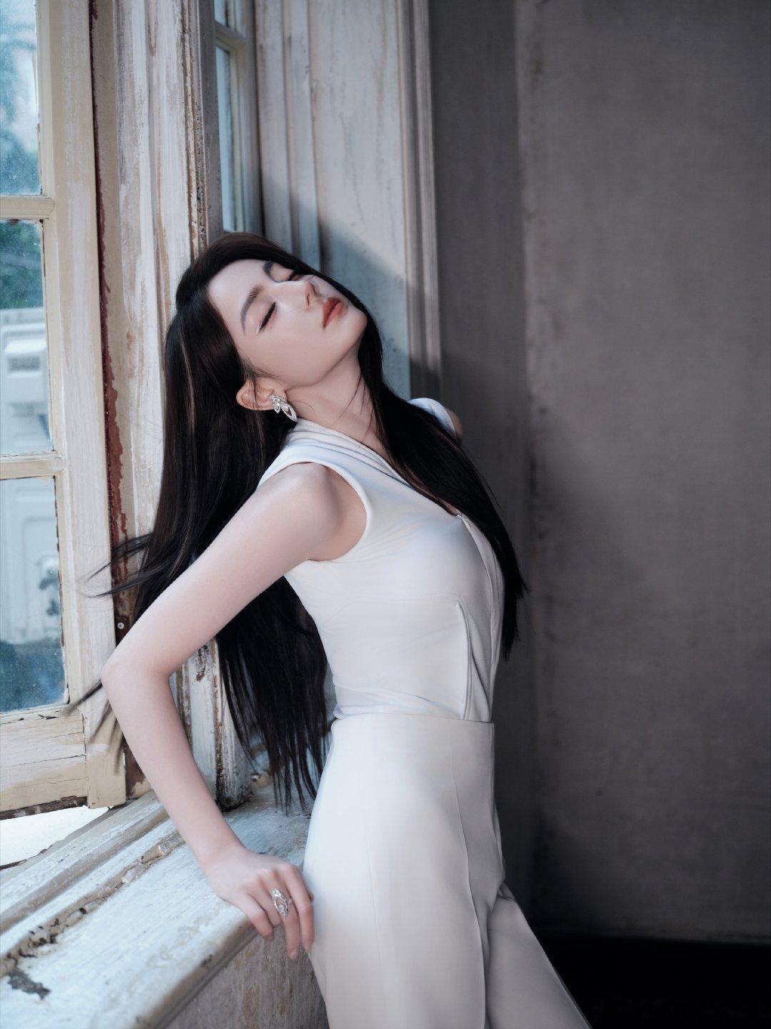 迪丽热巴迪丽热巴钰珑 dlrb 迪丽热巴功夫女足 dlrb 迪丽热巴卫蓝“日子是