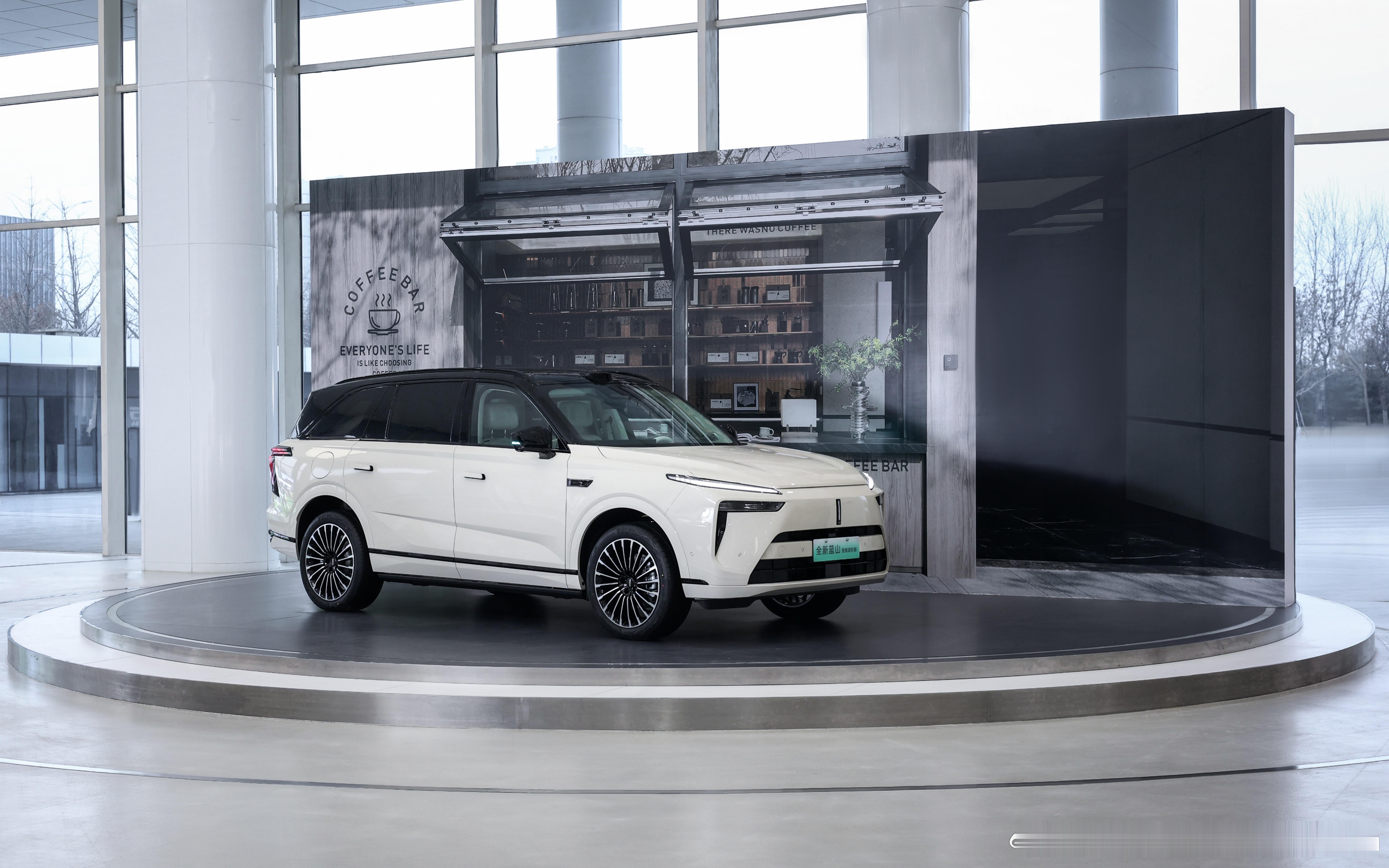 【全新蓝山智能进阶版上市，三款车型限时售价27.58万至30.28万元】12月2