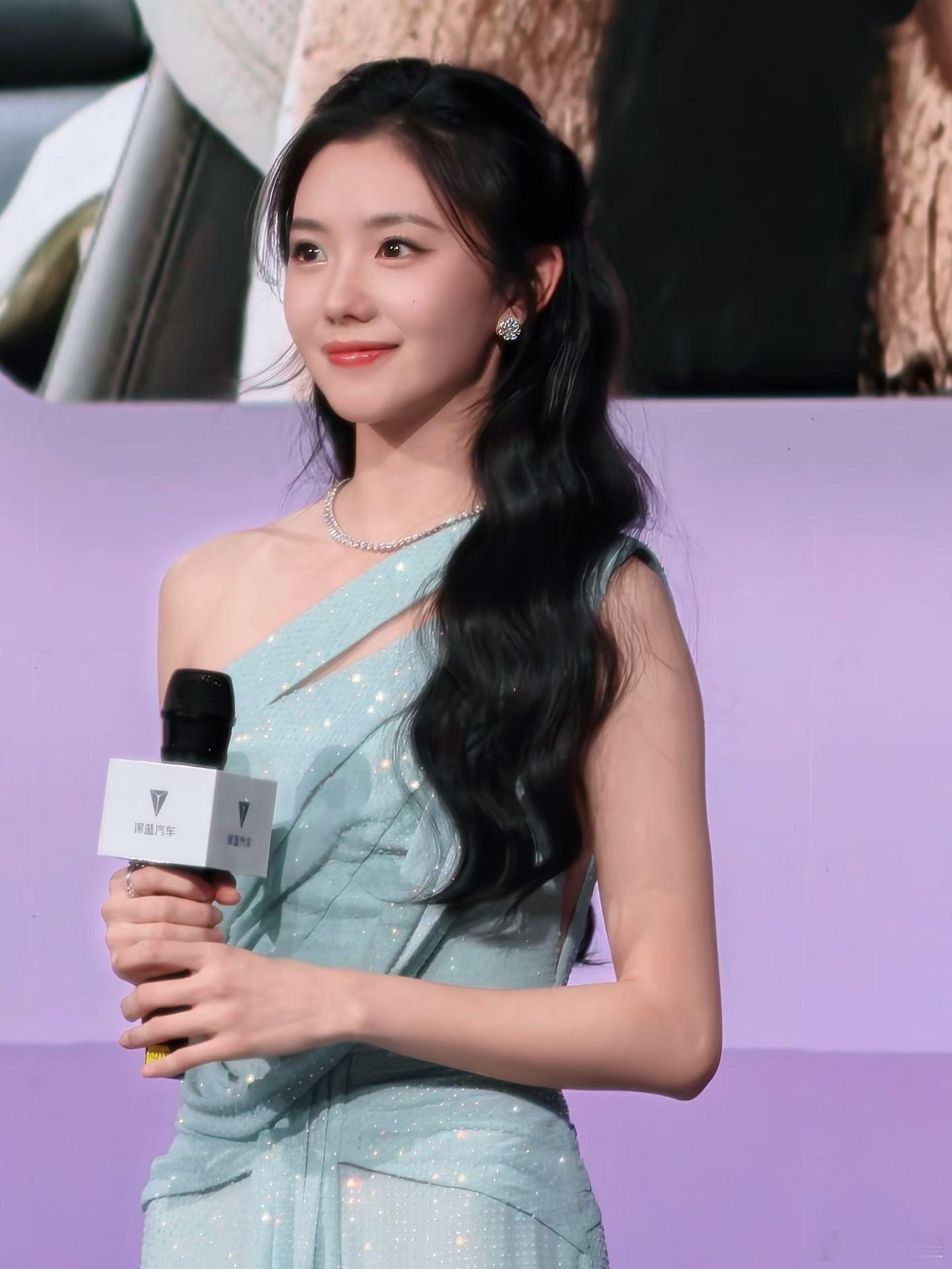 长安深蓝 L06 发布会见到了刘浩存 