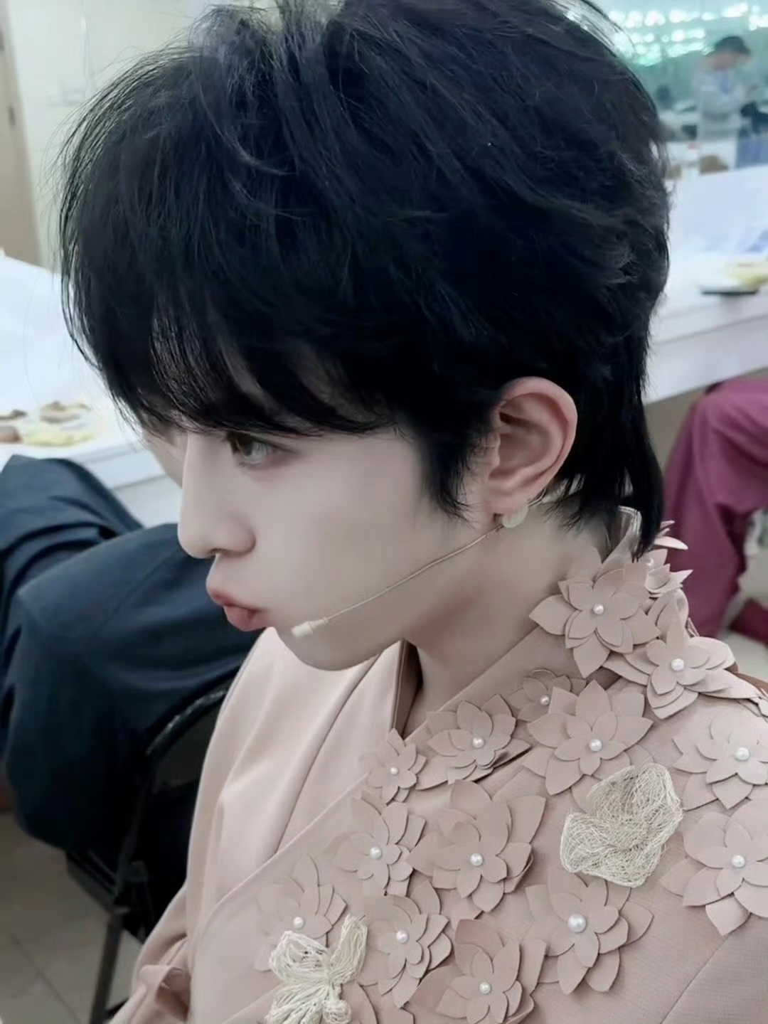 qdj 希望你每天早晨起来，整个世界都是一份打开的、闪闪发光的巨大礼物