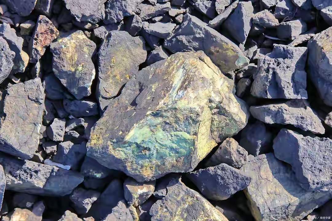 中国稀土管制升级，美西方十年难破局

稀土被称为“工业维生素”，其开采和提炼之难