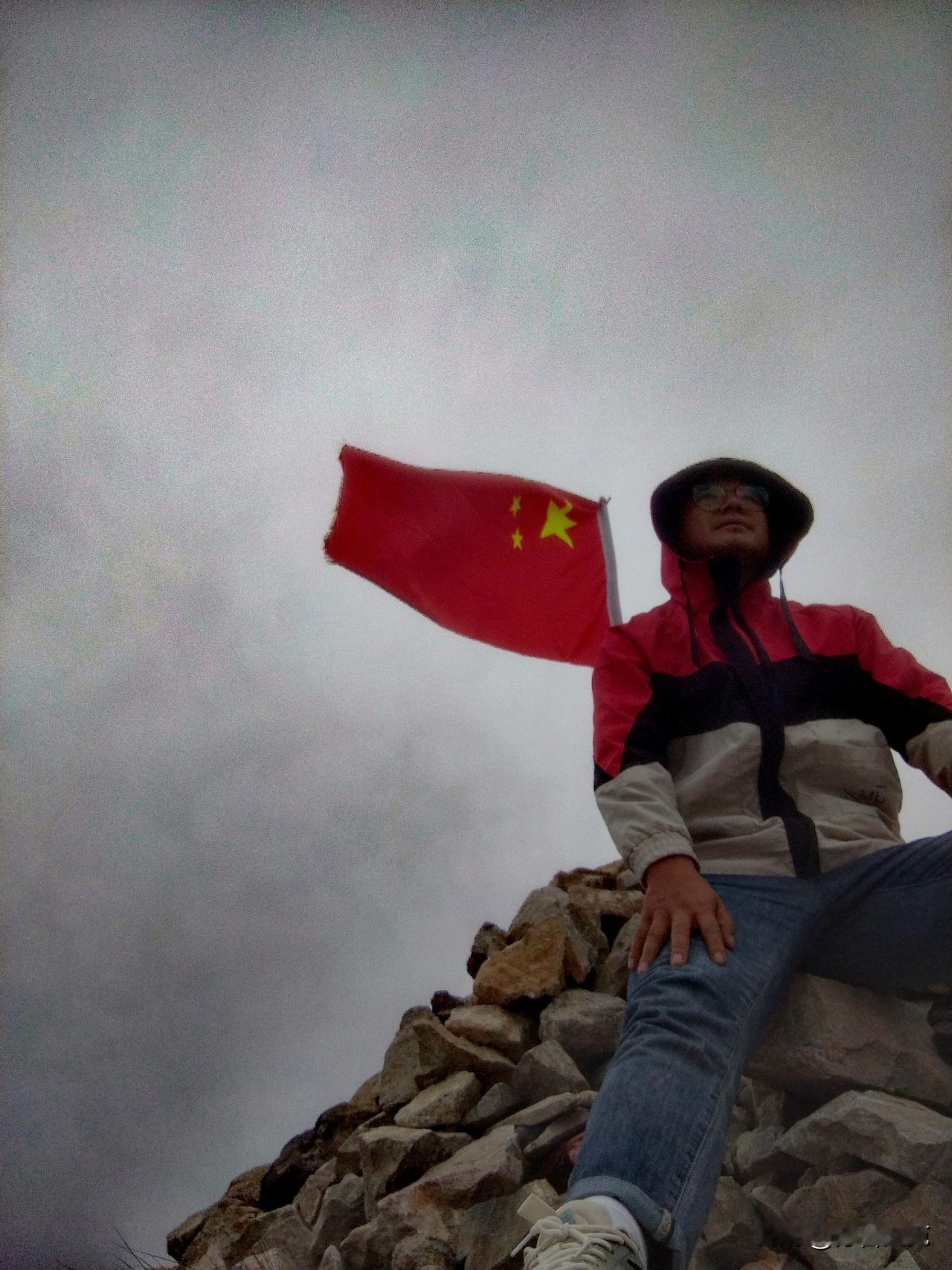 把体重减下来，
把圈子变小，
把语言变干净，
把故事往心里收一收，
把自己变得更