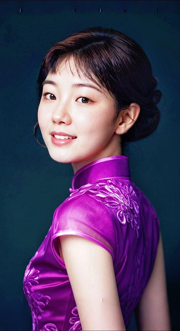 AI扩图 AI紫裙旗袍韵