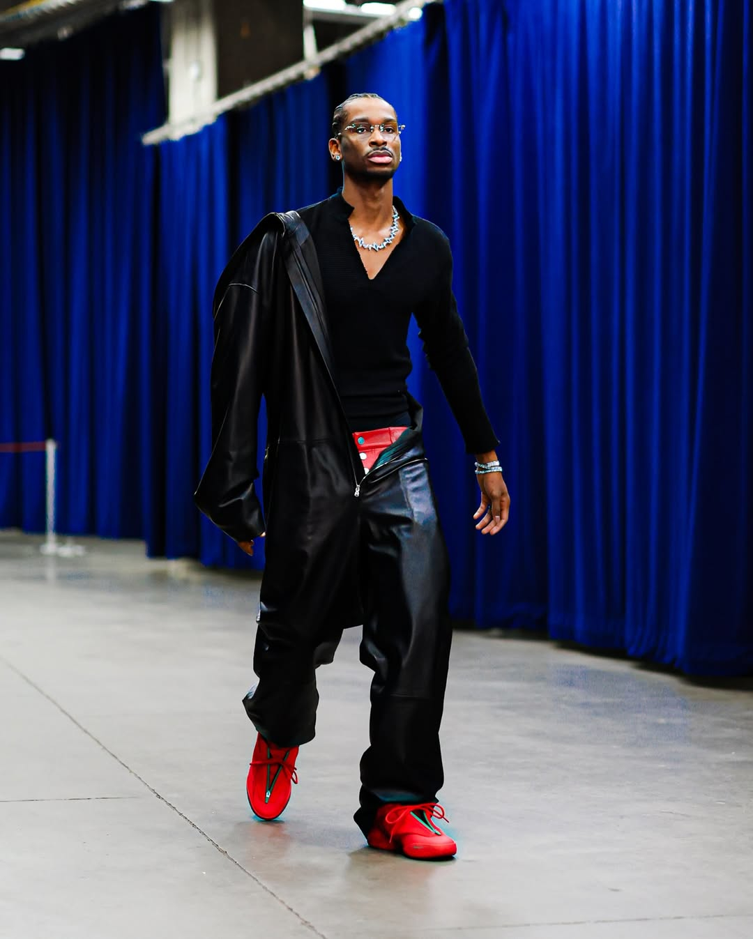 圣诞大战雷霆球员的穿搭有点意思！炫酷——惊悚——妖娆简约——学院——居家imag