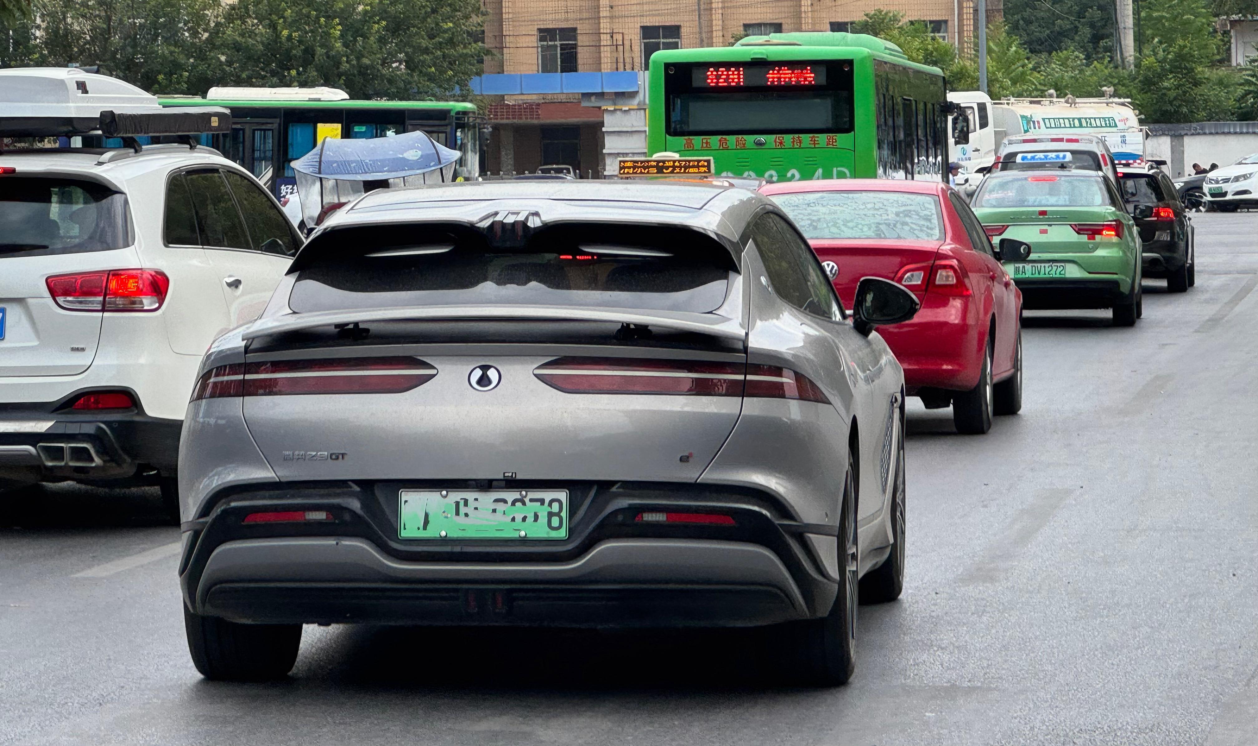 偶遇一辆腾势Z9GT，屁股真帅！ ​​​