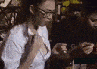 你这小眼神都快快要钻进去了！