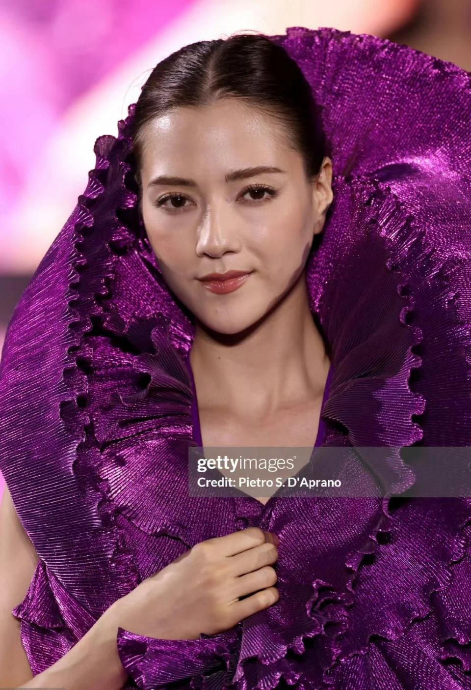 想不到，“妲己”娜然的花期这么短！
她才二十几岁，但是高清生图下看起来犹如40来