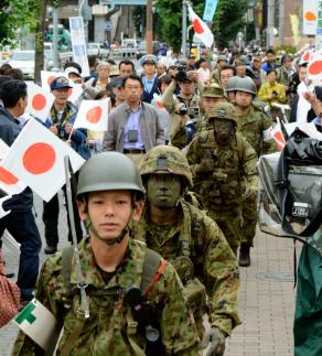 “解放军10倍兵力也难敌日本？”日本自卫队竟对中国嚣张嘲讽，直言中国10倍兵力也
