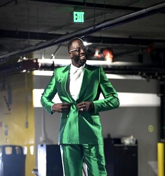 格林都快被附加赛整吐了！

“真受够了，像撞墙一样！”勇士连着几年在附加赛边缘徘