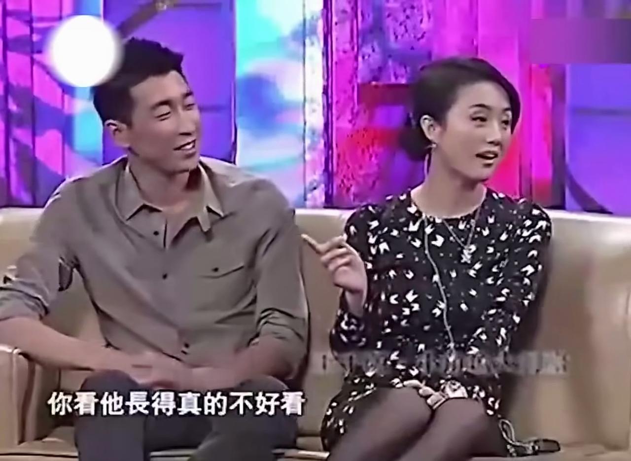 朱媛媛说："王千源他长得真的不好看，不属于那种特别帅的类型，但他的女人缘极好。在