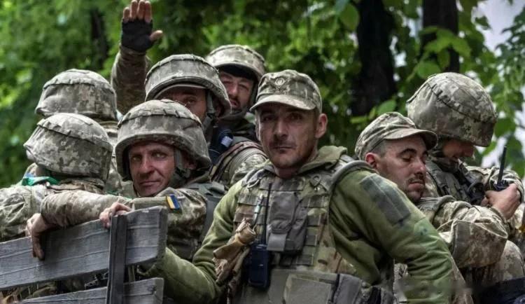 俄乌局势生变，乌克兰突现15国“盟军”，泽连斯基对俄放“狠话”

来源:海峡快讯