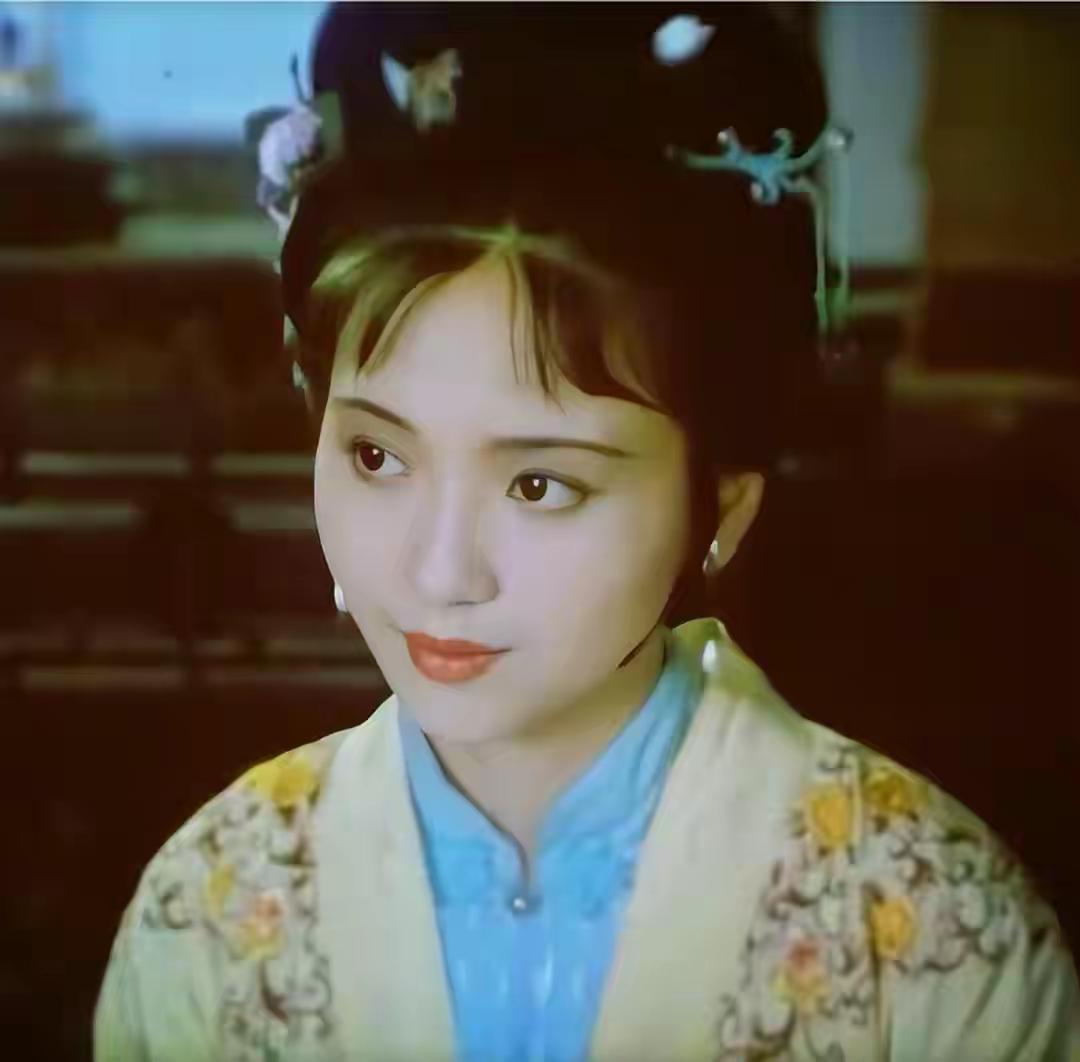 陶慧敏年少学越剧崭露头角，转行影视后凭林黛玉、小白菜成经典，她拍戏坚守底线，不拍