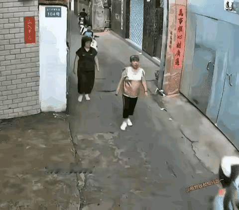 这样的孩子怎么教育？
谁能管好谁就是真正的教育大家！