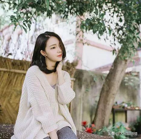 家庭聚会，老公明显喝多了，我拦着不让他再喝。他突然对着我大吼：“你控制欲太强，我