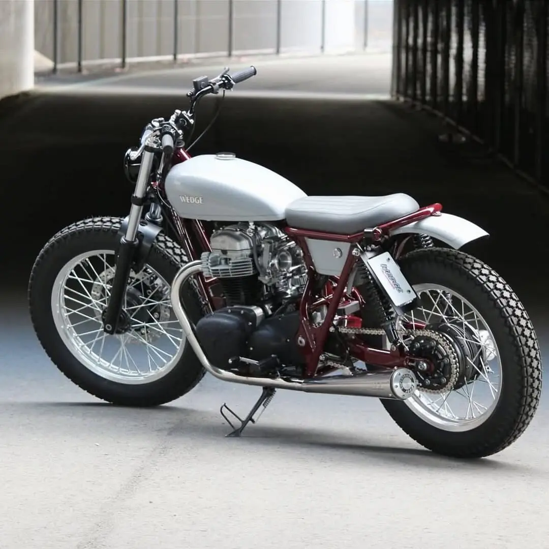 Kawasaki W650。干干净净，太招人喜欢了！