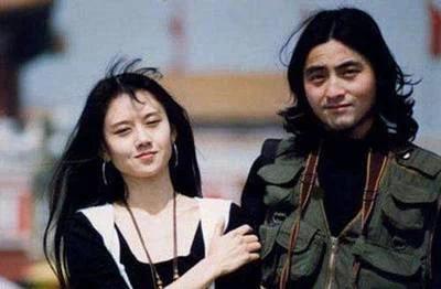 2002年，是杨丽萍和刘淳晴结婚的第7年，刘淳晴向她提出想要一个孩子，杨丽萍有些