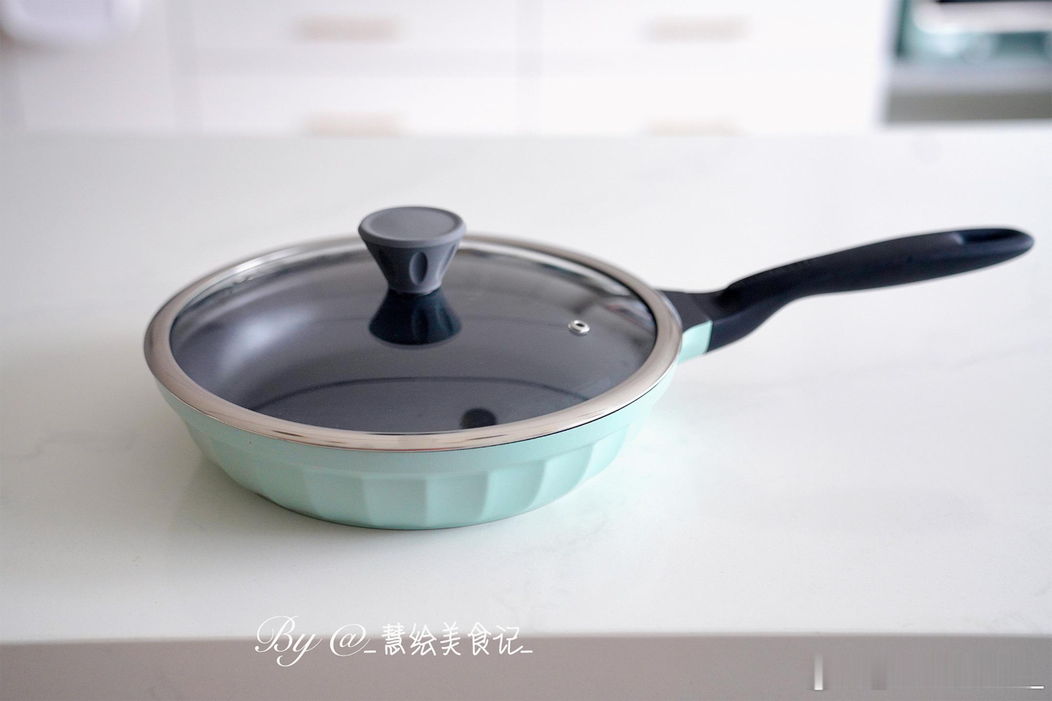 屏lun里揪个小可爱贝曾不粘锅~ ​​​