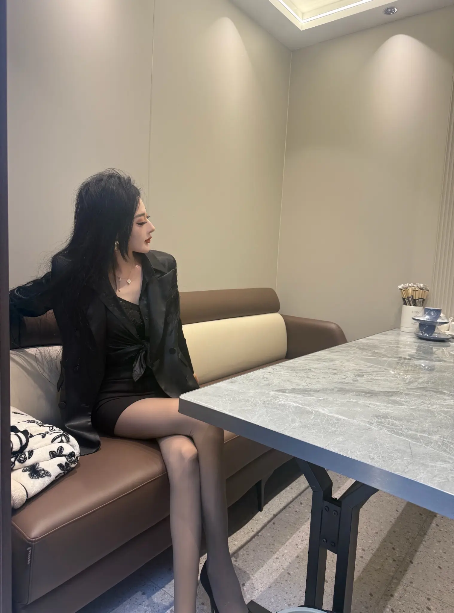 你不用在意我的外貌与装扮，因为我这真诚热烈的女人不会和你有半点交集