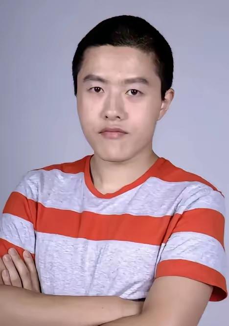 天呐，张艺谋都比不过，这位年轻的导演竟然甩张艺谋几条街，年轻有为，真是不鸣则已一