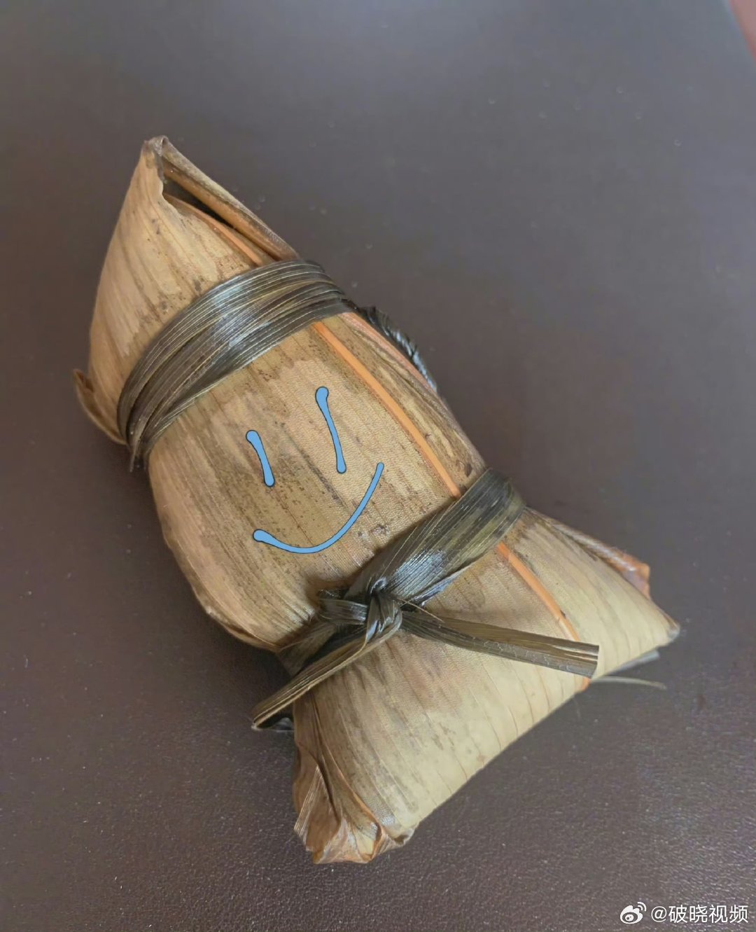 王俊凯这个17好像真有点说法所有的元素都好王俊凯蓝调层次、星月、兔子、气球、奔赴
