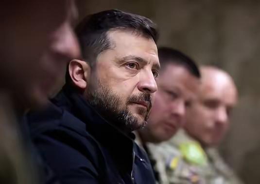 【文字游戏】
乌克兰总统​泽连斯基在与荷兰首相耶滕的联合简报会上指出，“在我国南