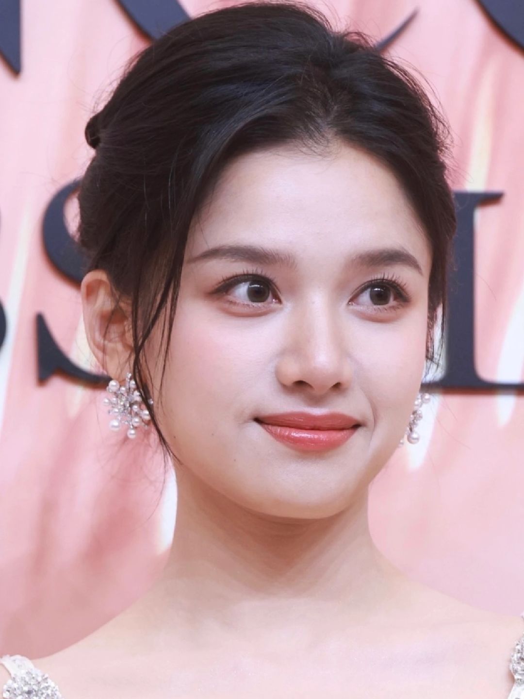 来看看今晚7位女明星的妆容！