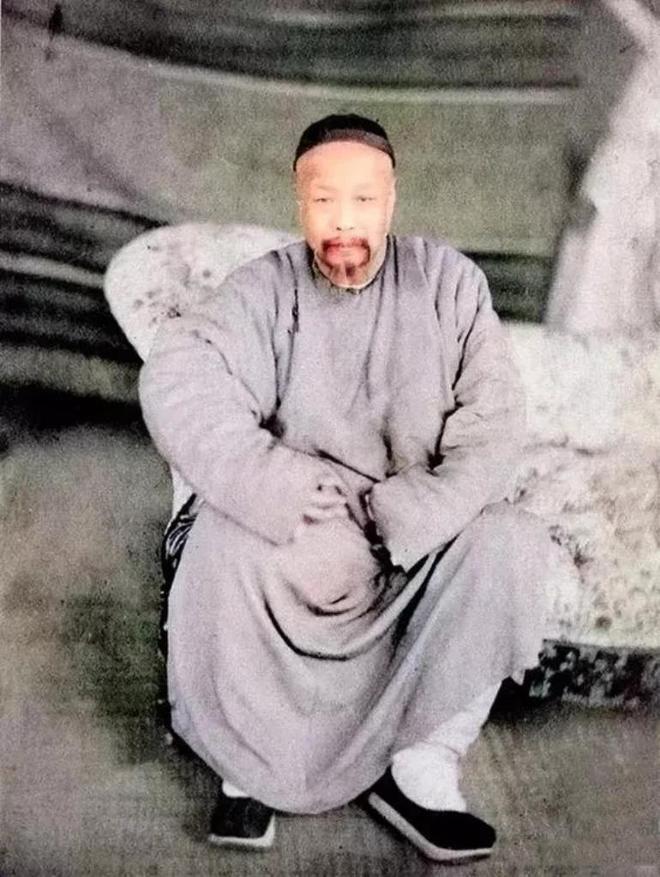 1859年，两广总督叶名琛被英军俘至印度。这位湖北才子坚守气节，耗尽自带粮食后宁
