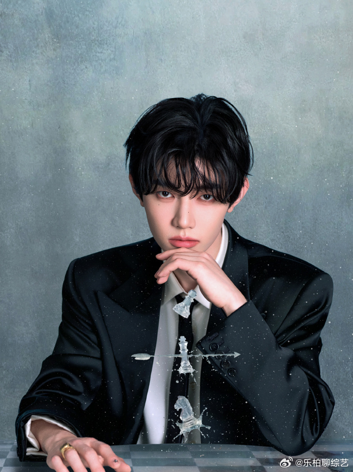 章昊冰影王子   章昊冰影王子的即视感呀，真的是帅的不可方物！一张脸就已经有了非