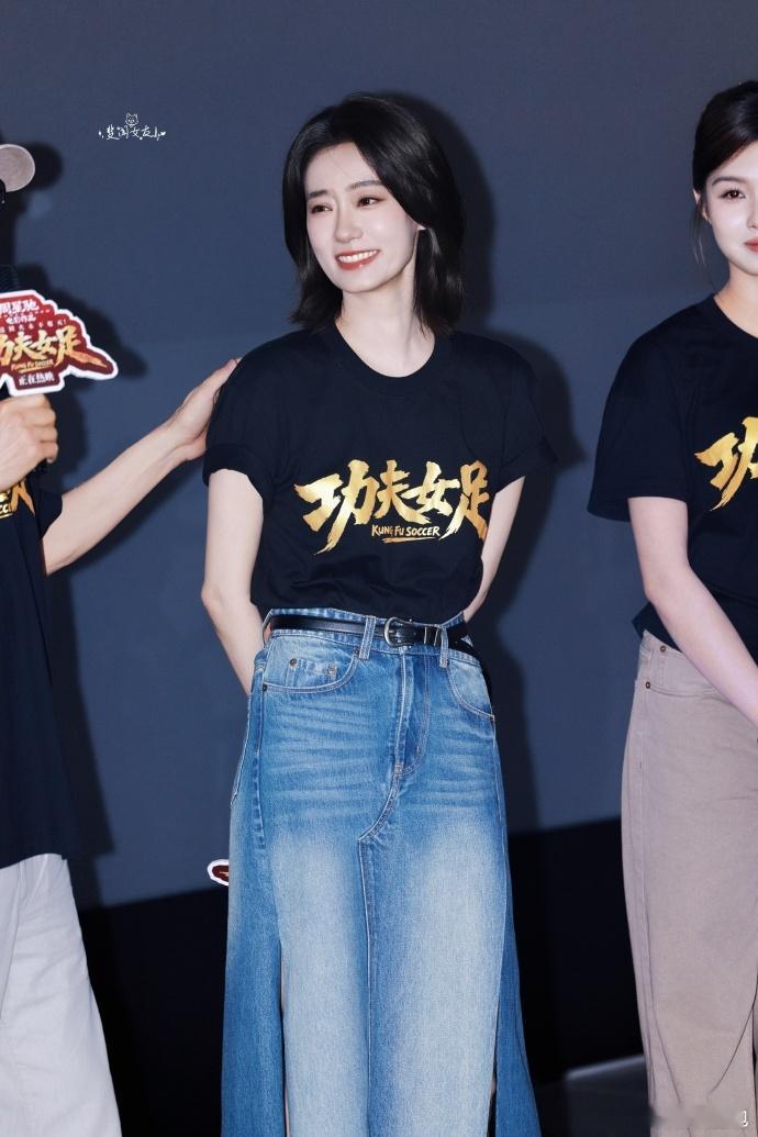 张小斐感谢周星驰让双双更真实张小斐坦言很庆幸和周星驰合作塑造双双，导演擅长刻画人