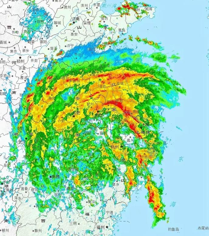 “白海豚”很可能是建国以后登陆我国的最大且雨量最多的台风，它规模实在太大了，登陆
