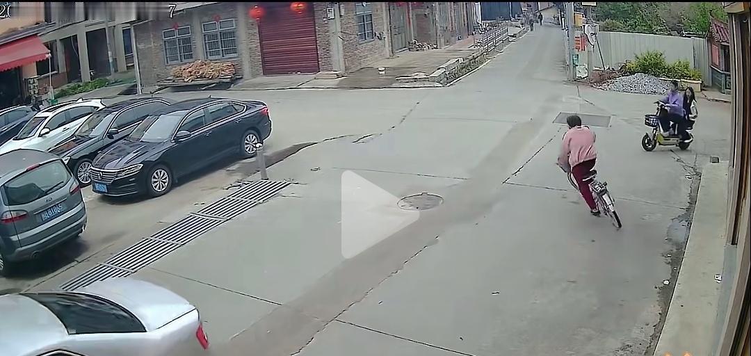 如果你是交警，福建的这起交通事故你怎么判？