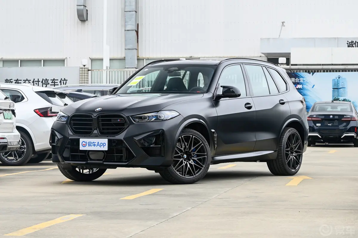 车市观察 看到易车网做节目，拿极氪8X曜影版跟宝马X5M比加速，我没看懂这是为了