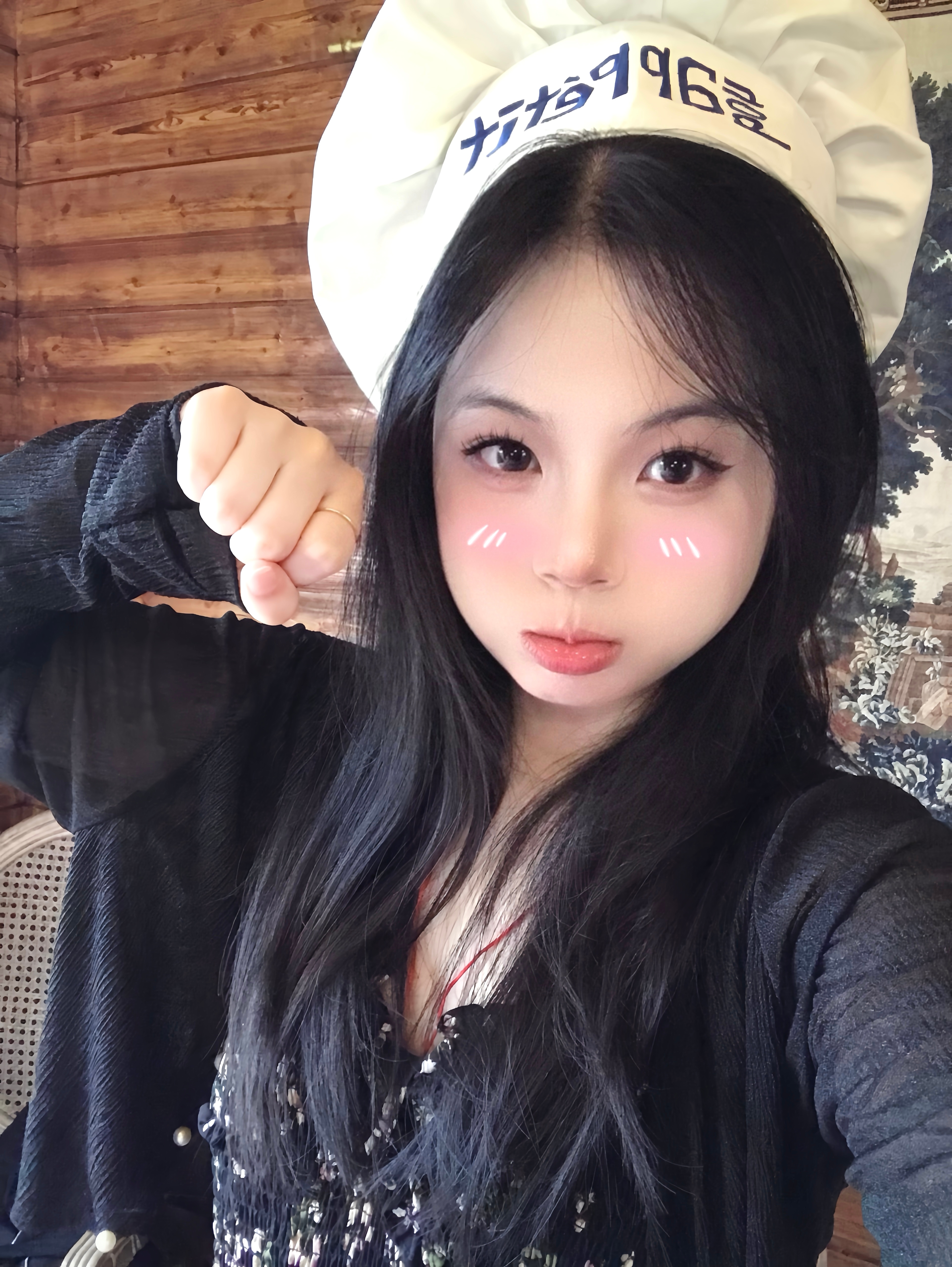 盼盼好用心为秦华🐼庆生 装扮的好好看 有在陕西的宝宝可以一起去线下玩呀 还可以